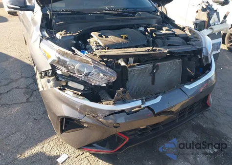 2024 Kia Forte Gt-Line z USA, uszkodzony, nr VIN 3KPF54AD9RE737982